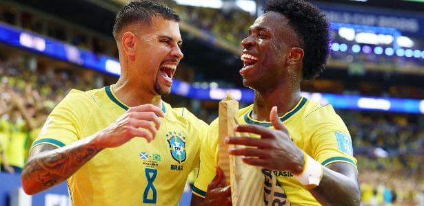Bruno Guimarães brilha em novo sistema e lidera assistências na Copa