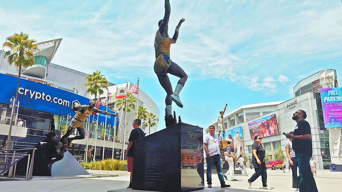 Compra de Lakers establece nuevo referente en valores de equipos