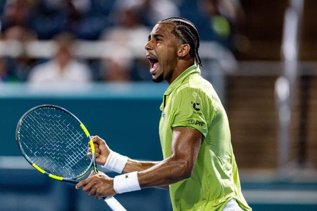 Arthur Fils sauve quatre balles de match face à Tommy Paul et se qualifie pour les demi-finales du Masters 1000 de Miami
